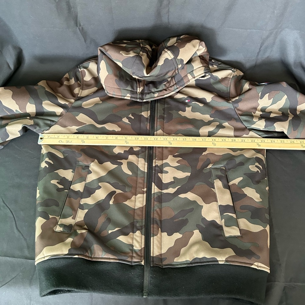 Tommy Hilfiger Camouflage Bomber Jacket. Water Resistant Wind Resistant. Size M - Picture 7 of 10